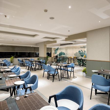 Presidency Airport Hotel Kochi ภายนอก รูปภาพ