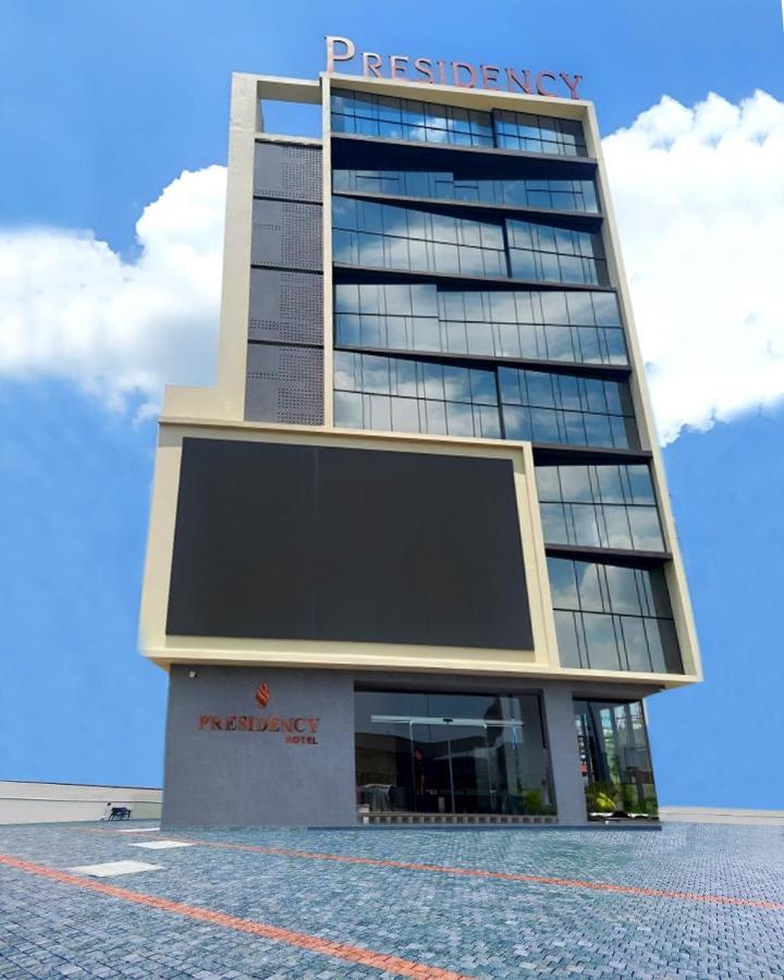Presidency Airport Hotel Kochi ภายนอก รูปภาพ