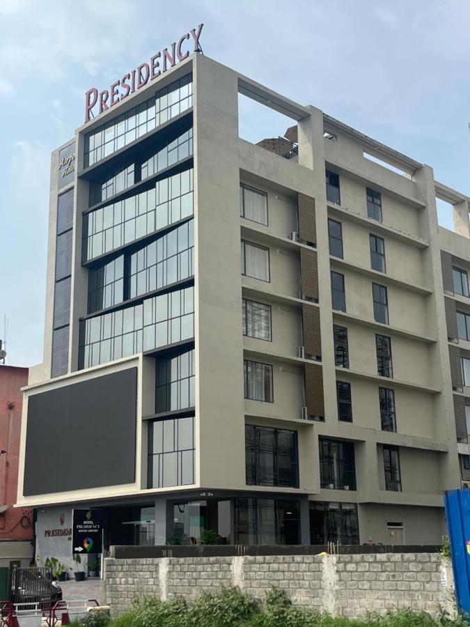 Presidency Airport Hotel Kochi ภายนอก รูปภาพ