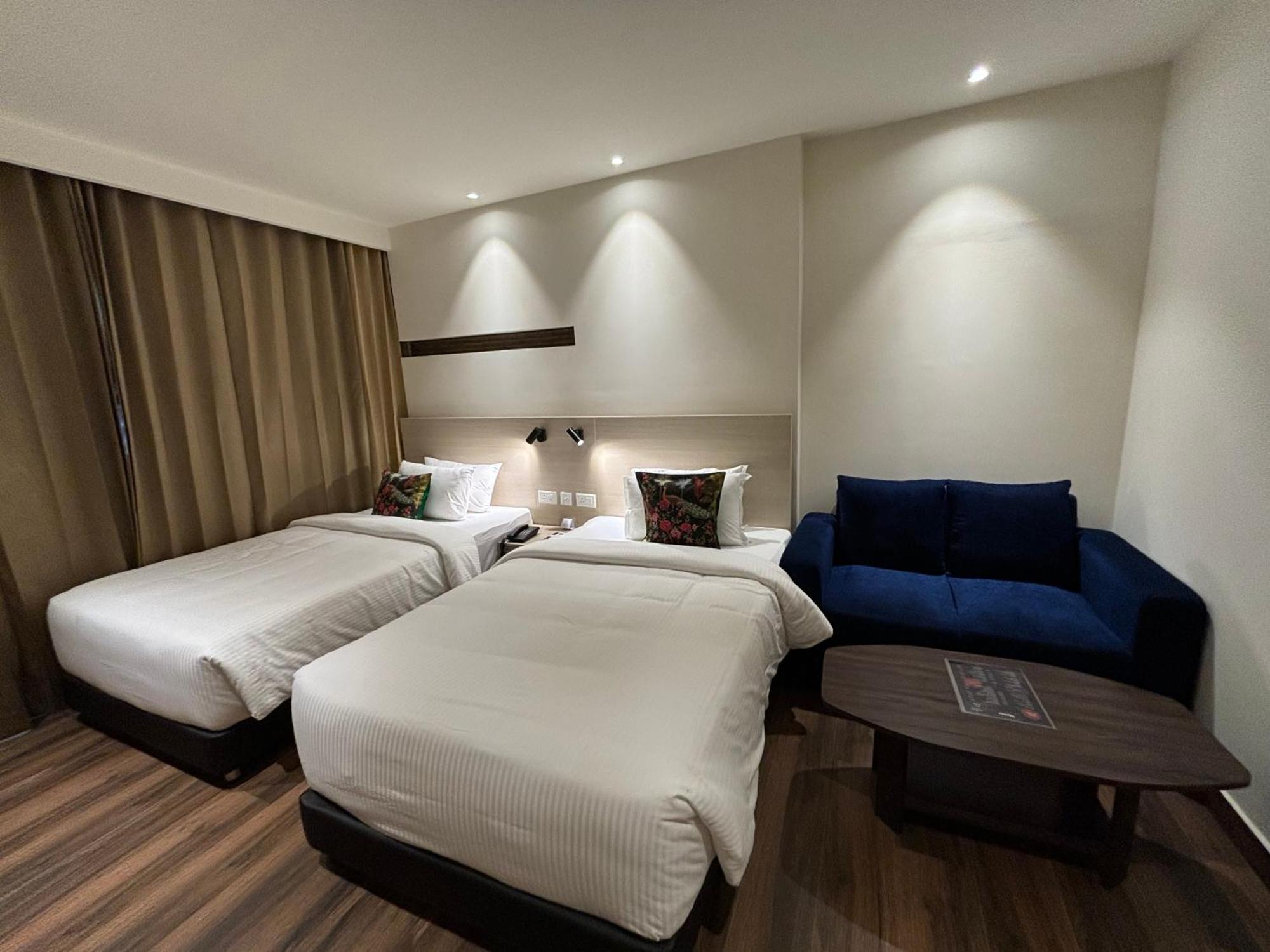 Presidency Airport Hotel Kochi ภายนอก รูปภาพ