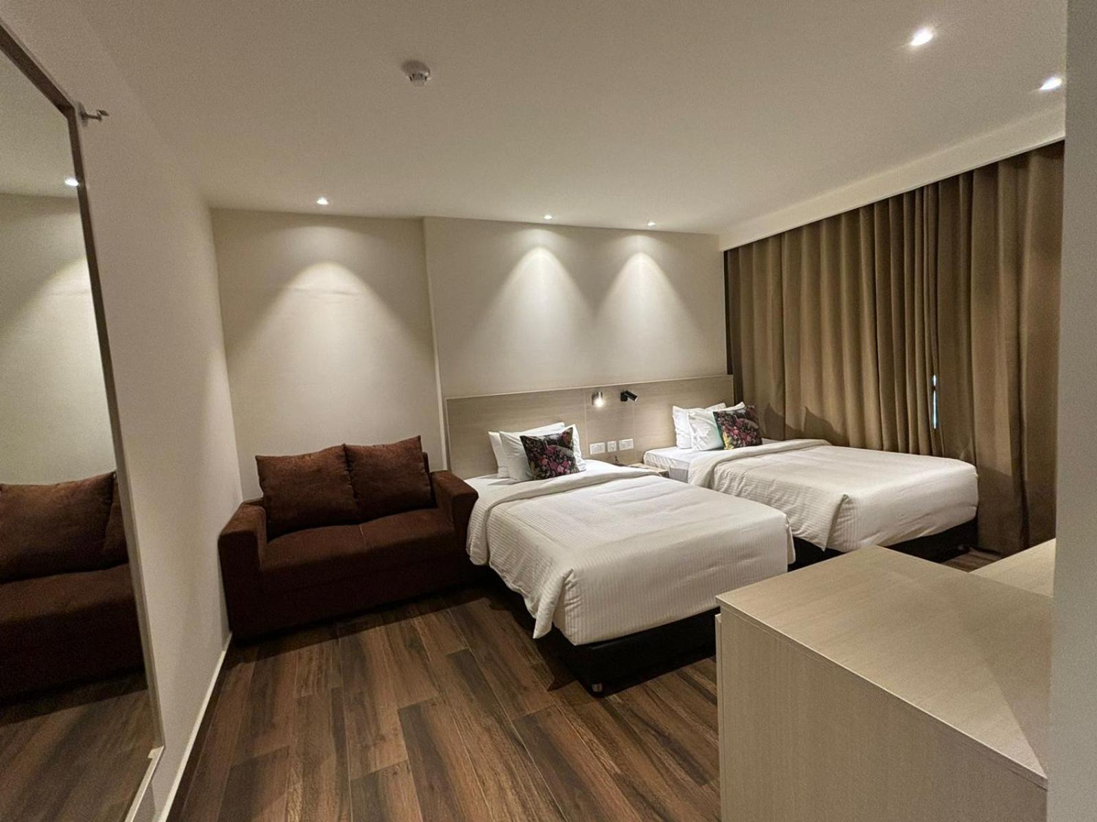 Presidency Airport Hotel Kochi ภายนอก รูปภาพ
