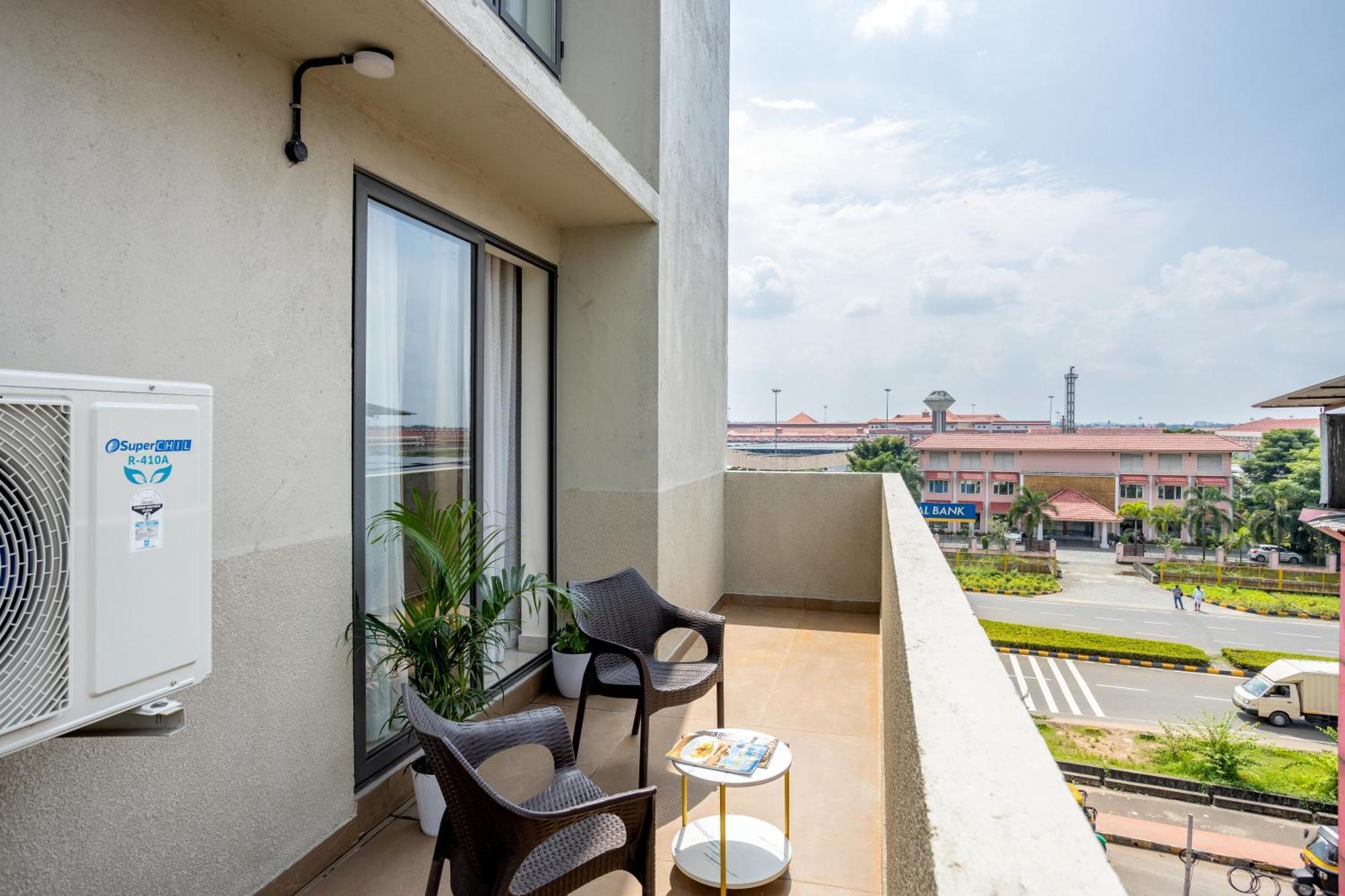 Presidency Airport Hotel Kochi ภายนอก รูปภาพ