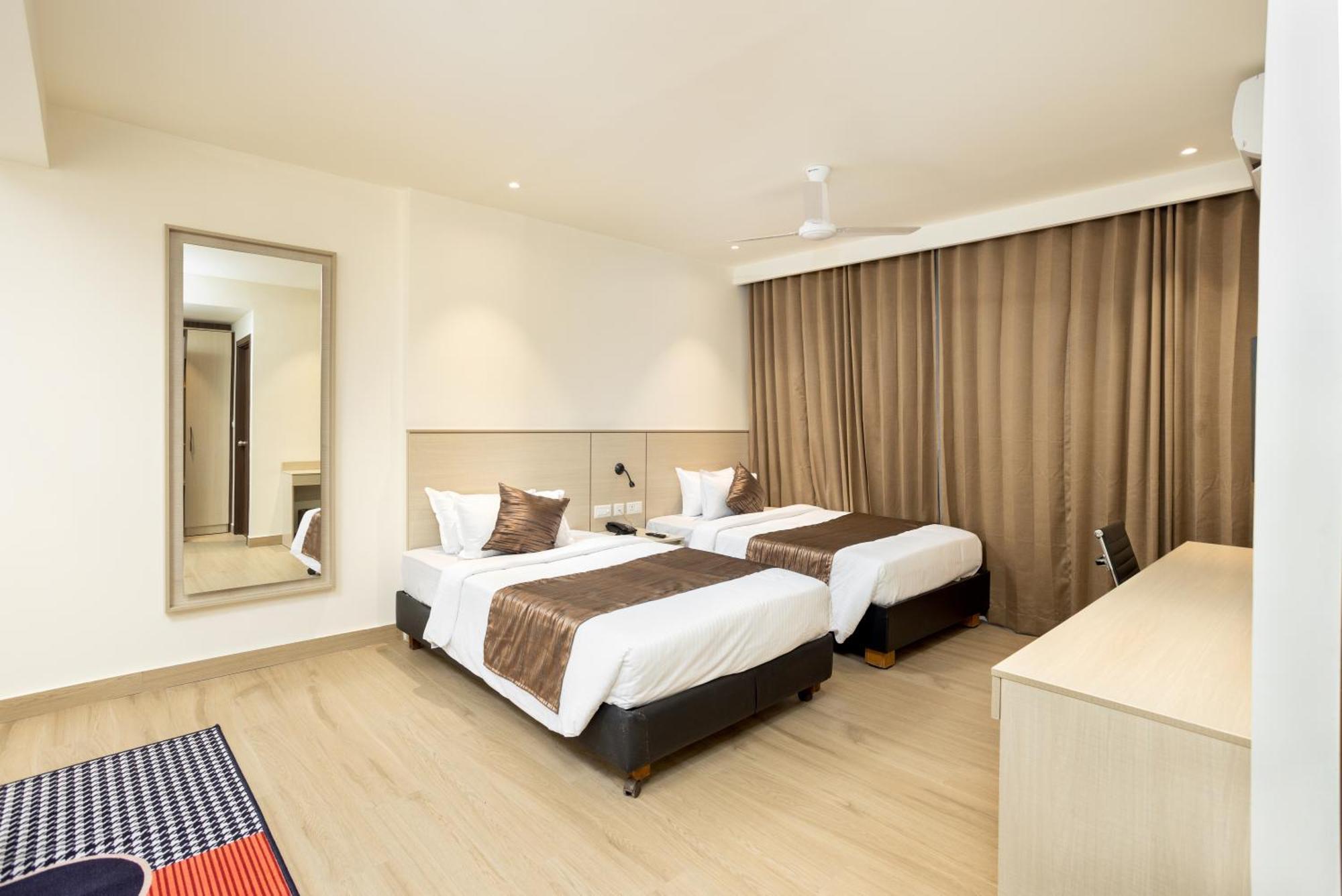 Presidency Airport Hotel Kochi ภายนอก รูปภาพ