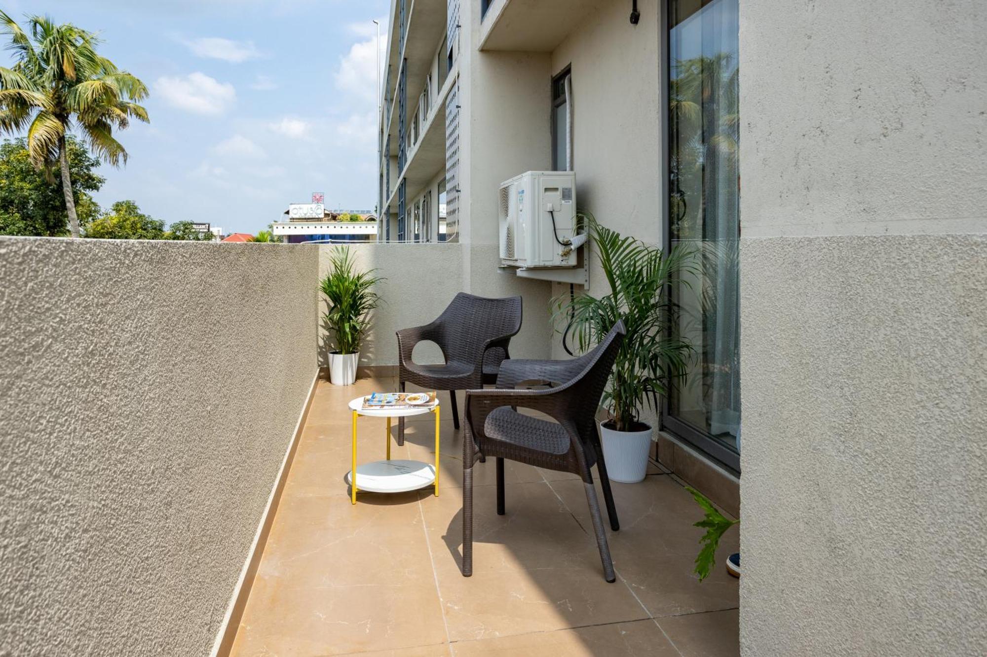 Presidency Airport Hotel Kochi ภายนอก รูปภาพ